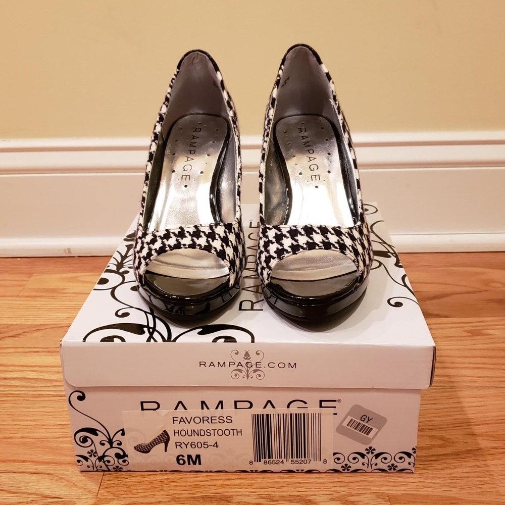 Rampage Peekabo Heels, Houndstooth